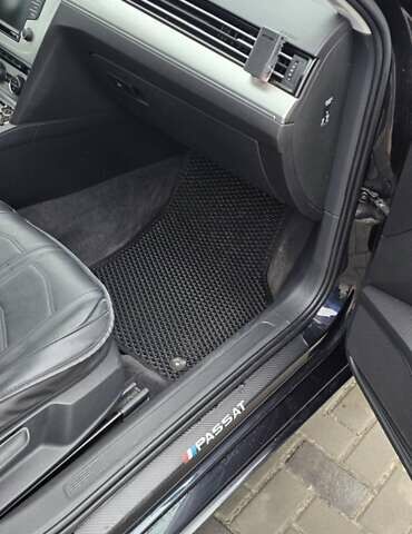 Черный Фольксваген Пассат, объемом двигателя 1.97 л и пробегом 232 тыс. км за 13900 $, фото 11 на Automoto.ua