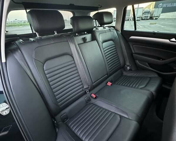 Черный Фольксваген Пассат, объемом двигателя 1.6 л и пробегом 195 тыс. км за 16000 $, фото 16 на Automoto.ua