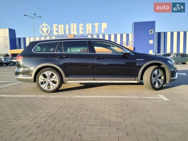Чорний Фольксваген Пассат, об'ємом двигуна 2 л та пробігом 228 тис. км за 16700 $, фото 4 на Automoto.ua