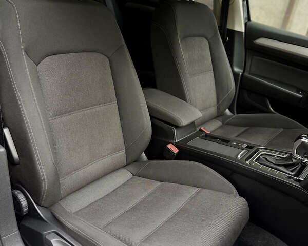 Черный Фольксваген Пассат, объемом двигателя 1.97 л и пробегом 205 тыс. км за 16600 $, фото 33 на Automoto.ua