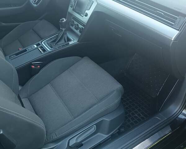 Черный Фольксваген Пассат, объемом двигателя 2 л и пробегом 257 тыс. км за 12800 $, фото 20 на Automoto.ua