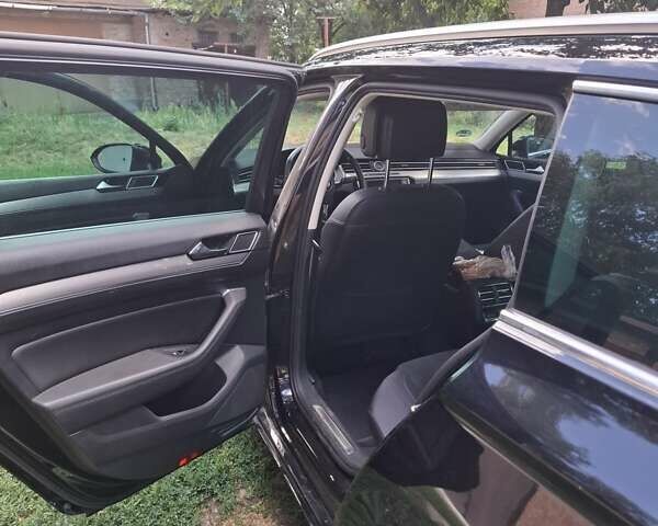 Чорний Фольксваген Пассат, об'ємом двигуна 1.97 л та пробігом 286 тис. км за 17000 $, фото 6 на Automoto.ua