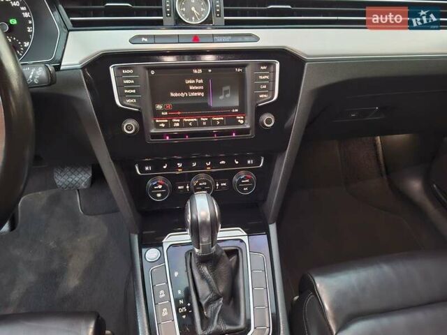 Чорний Фольксваген Пассат, об'ємом двигуна 1.97 л та пробігом 272 тис. км за 14300 $, фото 28 на Automoto.ua