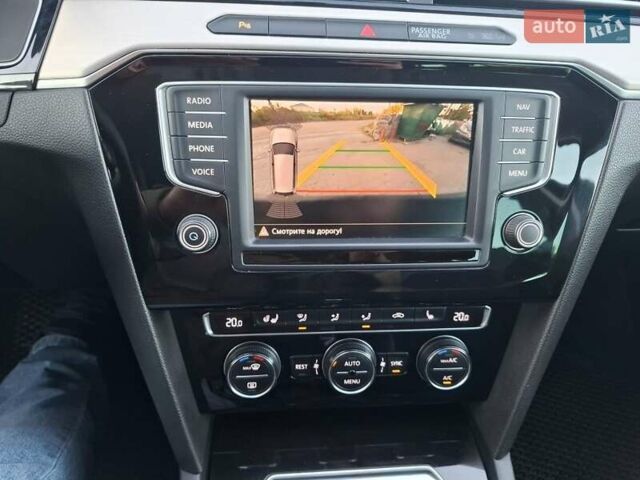 Чорний Фольксваген Пассат, об'ємом двигуна 2 л та пробігом 275 тис. км за 15999 $, фото 5 на Automoto.ua