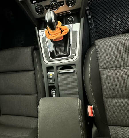 Черный Фольксваген Пассат, объемом двигателя 1.6 л и пробегом 256 тыс. км за 15000 $, фото 32 на Automoto.ua