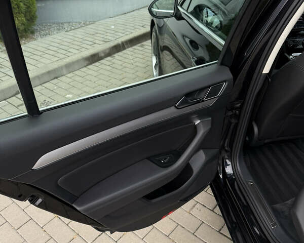 Чорний Фольксваген Пассат, об'ємом двигуна 2 л та пробігом 260 тис. км за 16700 $, фото 66 на Automoto.ua