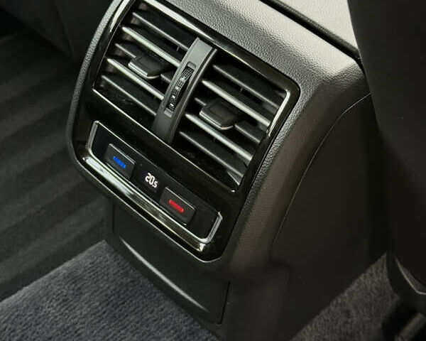 Чорний Фольксваген Пассат, об'ємом двигуна 2 л та пробігом 260 тис. км за 16700 $, фото 70 на Automoto.ua