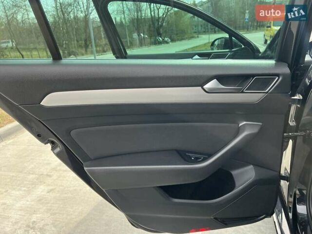 Чорний Фольксваген Пассат, об'ємом двигуна 1.97 л та пробігом 215 тис. км за 15000 $, фото 25 на Automoto.ua