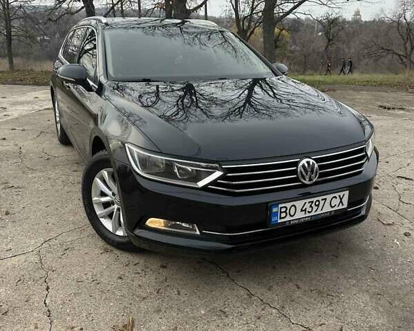 Черный Фольксваген Пассат, объемом двигателя 1.6 л и пробегом 230 тыс. км за 15000 $, фото 1 на Automoto.ua