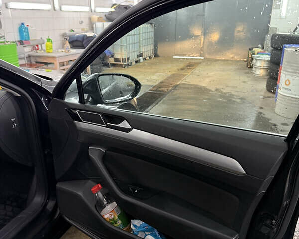 Черный Фольксваген Пассат, объемом двигателя 2 л и пробегом 262 тыс. км за 13500 $, фото 32 на Automoto.ua