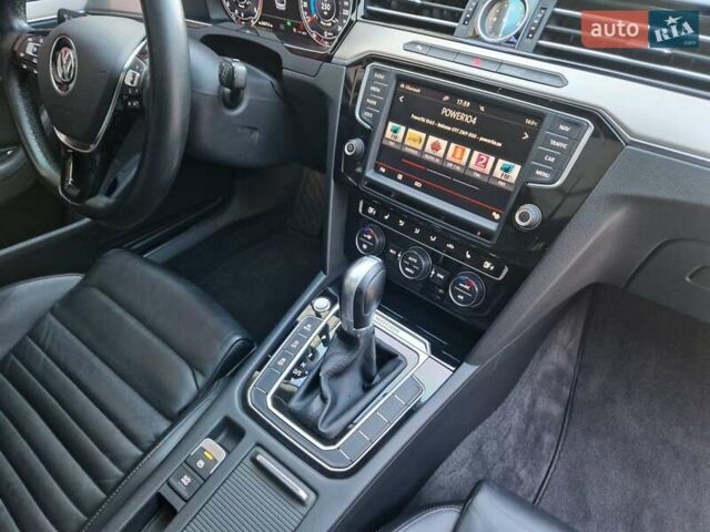 Фольксваген Пассат 2016 в Киеве на Automoto.ua Черный Фольксваген Пассат, объемом двигателя 2 л и пробегом 215 тыс. км за 19700 $, фото 52 на Automoto.ua