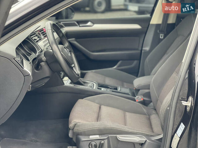 Чорний Фольксваген Пассат, об'ємом двигуна 1.6 л та пробігом 264 тис. км за 13200 $, фото 12 на Automoto.ua