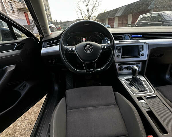 Черный Фольксваген Пассат, объемом двигателя 1.97 л и пробегом 234 тыс. км за 14300 $, фото 21 на Automoto.ua