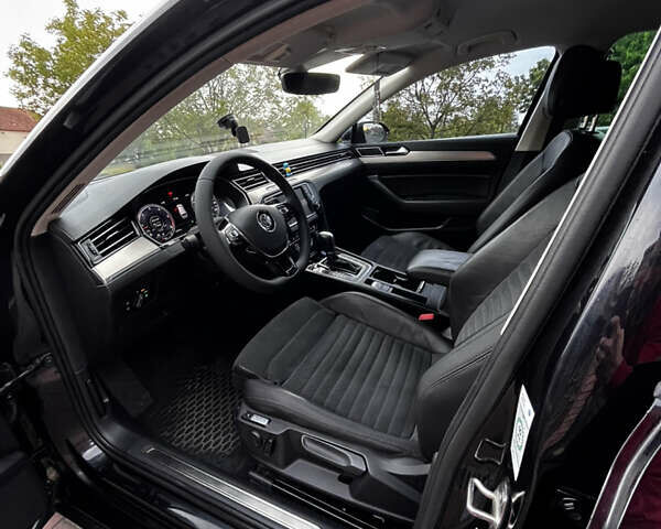 Черный Фольксваген Пассат, объемом двигателя 2 л и пробегом 265 тыс. км за 16900 $, фото 11 на Automoto.ua