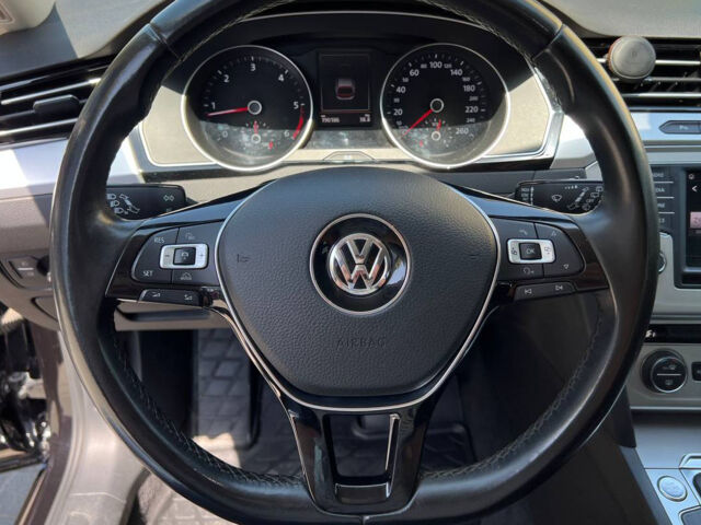 Чорний Фольксваген Пассат, об'ємом двигуна 1.6 л та пробігом 226 тис. км за 14300 $, фото 11 на Automoto.ua