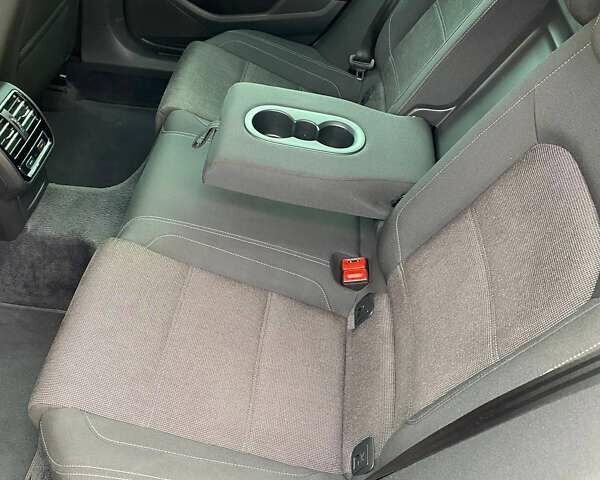 Черный Фольксваген Пассат, объемом двигателя 1.97 л и пробегом 277 тыс. км за 16000 $, фото 42 на Automoto.ua