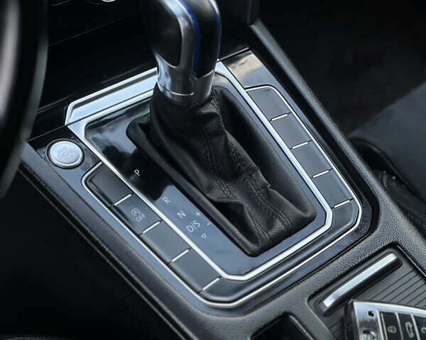 Черный Фольксваген Пассат, объемом двигателя 2 л и пробегом 255 тыс. км за 15900 $, фото 43 на Automoto.ua