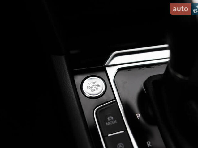 Фольксваген Пассат 2016 в Луцке на Automoto.ua Черный Фольксваген Пассат, объемом двигателя 2 л и пробегом 218 тыс. км за 17300 $, фото 67 на Automoto.ua