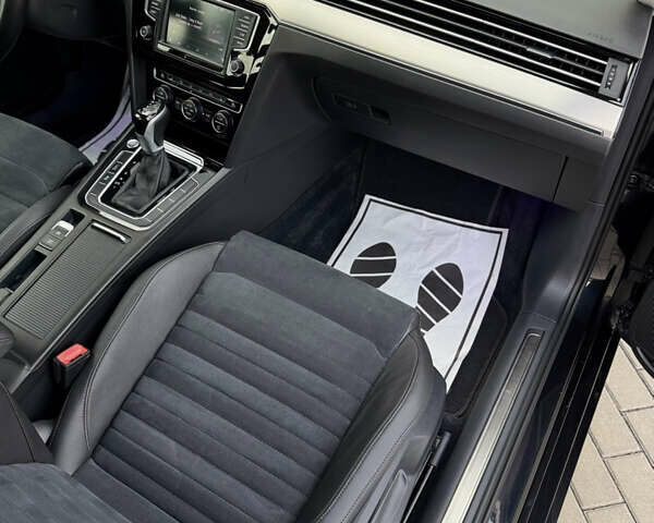 Чорний Фольксваген Пассат, об'ємом двигуна 2 л та пробігом 260 тис. км за 16700 $, фото 63 на Automoto.ua