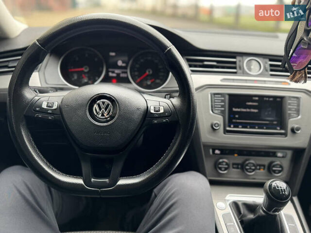 Черный Фольксваген Пассат, объемом двигателя 1.6 л и пробегом 290 тыс. км за 11900 $, фото 6 на Automoto.ua