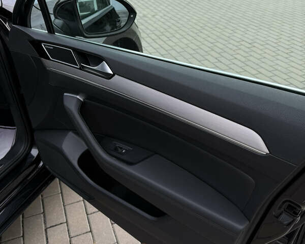 Чорний Фольксваген Пассат, об'ємом двигуна 2 л та пробігом 260 тис. км за 16700 $, фото 57 на Automoto.ua