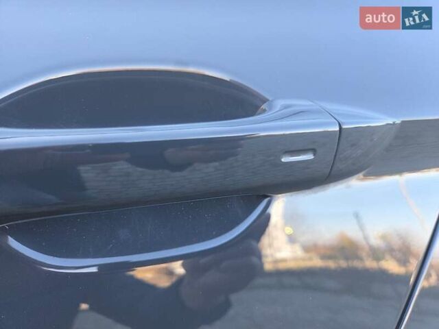 Черный Фольксваген Пассат, объемом двигателя 1.97 л и пробегом 289 тыс. км за 14400 $, фото 25 на Automoto.ua