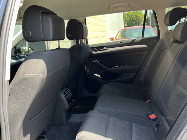 Чорний Фольксваген Пассат, об'ємом двигуна 1.6 л та пробігом 226 тис. км за 14300 $, фото 13 на Automoto.ua