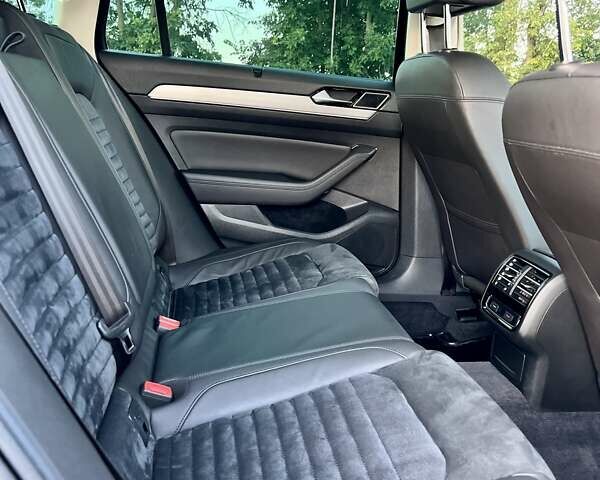 Черный Фольксваген Пассат, объемом двигателя 1.97 л и пробегом 370 тыс. км за 15500 $, фото 44 на Automoto.ua