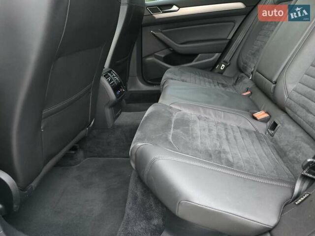 Чорний Фольксваген Пассат, об'ємом двигуна 1.97 л та пробігом 246 тис. км за 15900 $, фото 26 на Automoto.ua