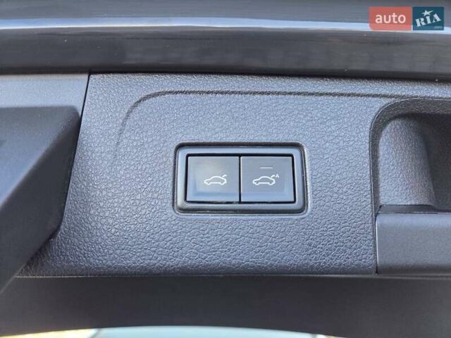 Черный Фольксваген Пассат, объемом двигателя 1.97 л и пробегом 289 тыс. км за 14400 $, фото 11 на Automoto.ua