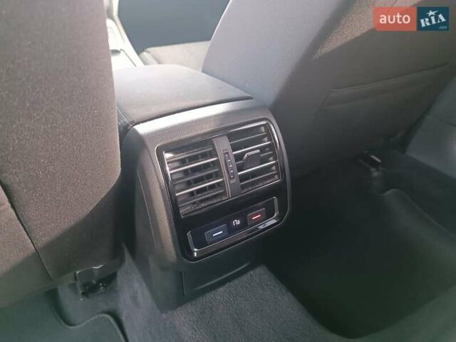 Черный Фольксваген Пассат, объемом двигателя 2 л и пробегом 240 тыс. км за 16499 $, фото 20 на Automoto.ua