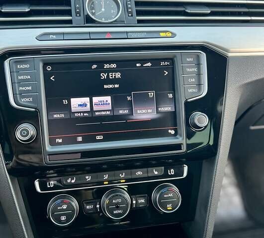 Черный Фольксваген Пассат, объемом двигателя 1.97 л и пробегом 370 тыс. км за 15500 $, фото 57 на Automoto.ua