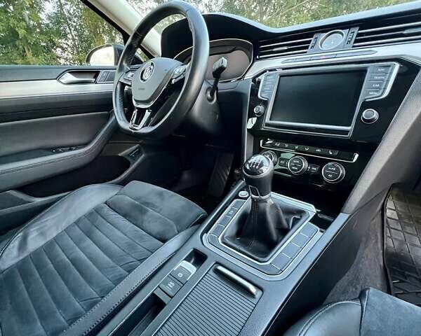 Черный Фольксваген Пассат, объемом двигателя 1.97 л и пробегом 370 тыс. км за 15500 $, фото 52 на Automoto.ua