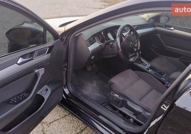 Черный Фольксваген Пассат, объемом двигателя 2 л и пробегом 243 тыс. км за 14499 $, фото 7 на Automoto.ua