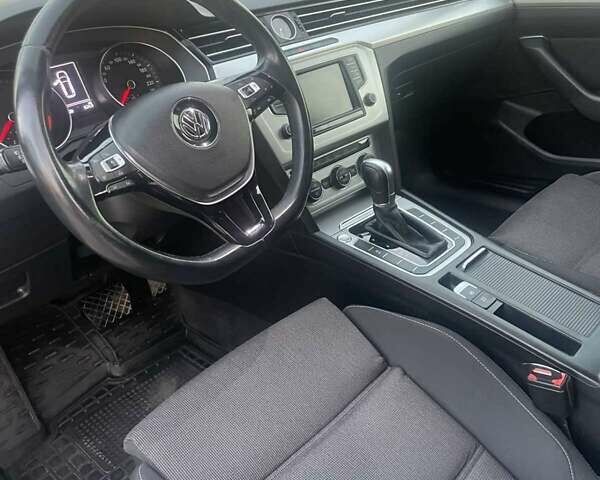 Черный Фольксваген Пассат, объемом двигателя 1.6 л и пробегом 230 тыс. км за 15000 $, фото 10 на Automoto.ua