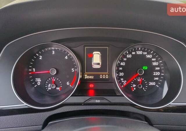 Черный Фольксваген Пассат, объемом двигателя 2 л и пробегом 243 тыс. км за 14499 $, фото 14 на Automoto.ua