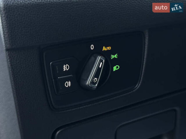 Чорний Фольксваген Пассат, об'ємом двигуна 1.97 л та пробігом 191 тис. км за 17000 $, фото 51 на Automoto.ua