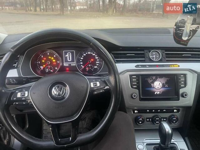Черный Фольксваген Пассат, объемом двигателя 1.6 л и пробегом 230 тыс. км за 15000 $, фото 16 на Automoto.ua
