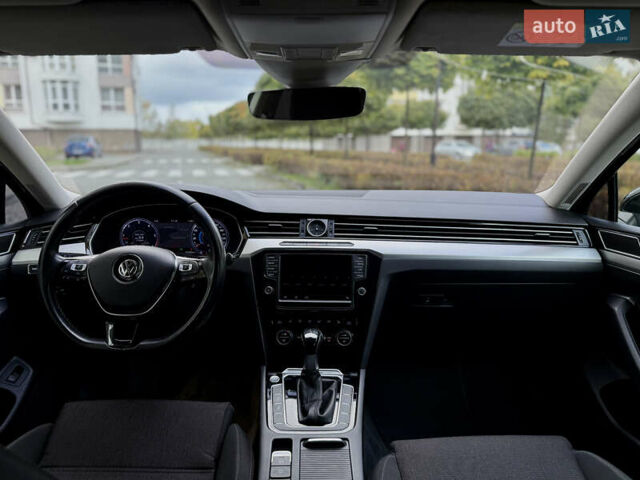 Черный Фольксваген Пассат, объемом двигателя 1.97 л и пробегом 205 тыс. км за 16600 $, фото 21 на Automoto.ua