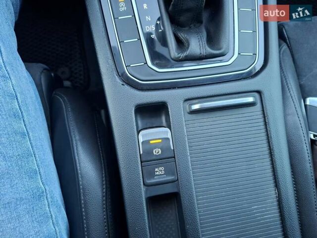 Черный Фольксваген Пассат, объемом двигателя 2 л и пробегом 275 тыс. км за 14999 $, фото 25 на Automoto.ua