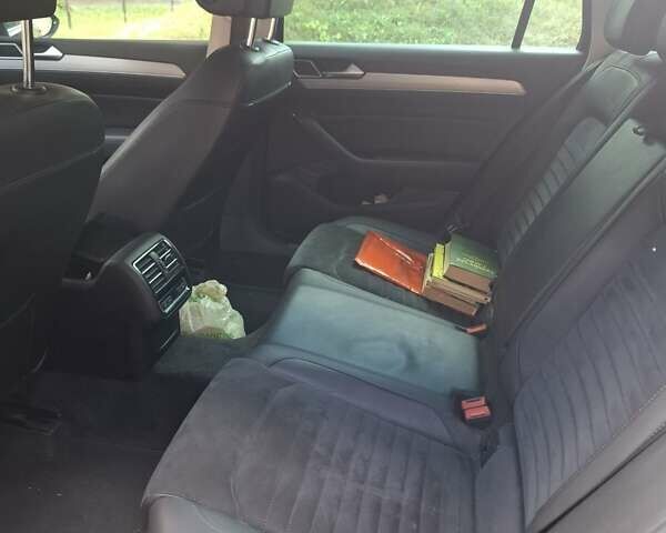 Чорний Фольксваген Пассат, об'ємом двигуна 1.97 л та пробігом 286 тис. км за 17000 $, фото 4 на Automoto.ua