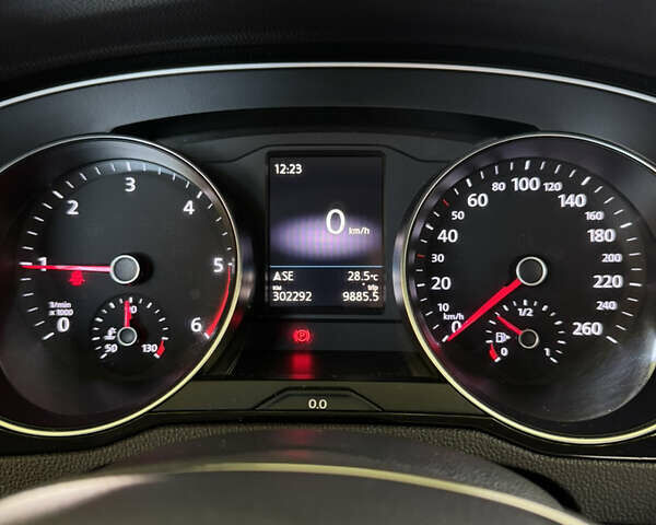 Чорний Фольксваген Пассат, об'ємом двигуна 1.6 л та пробігом 302 тис. км за 13200 $, фото 6 на Automoto.ua