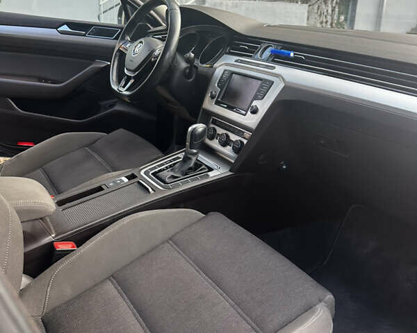 Черный Фольксваген Пассат, объемом двигателя 1.97 л и пробегом 234 тыс. км за 14300 $, фото 19 на Automoto.ua