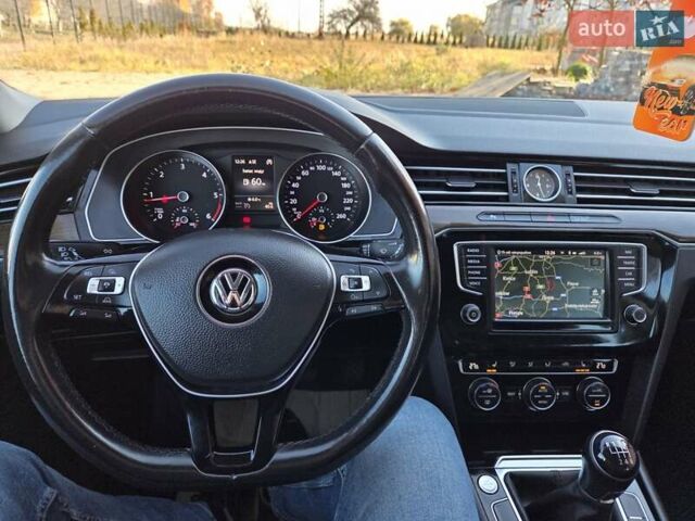 Черный Фольксваген Пассат, объемом двигателя 1.97 л и пробегом 289 тыс. км за 14400 $, фото 16 на Automoto.ua