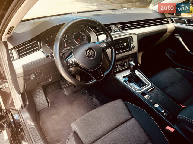 Черный Фольксваген Пассат, объемом двигателя 1.6 л и пробегом 307 тыс. км за 13350 $, фото 15 на Automoto.ua