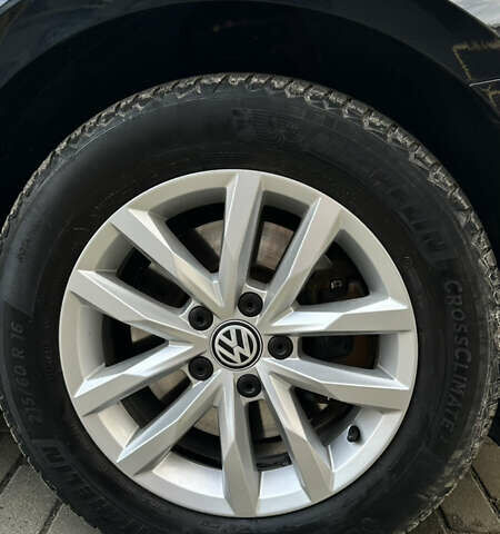 Черный Фольксваген Пассат, объемом двигателя 1.6 л и пробегом 256 тыс. км за 15000 $, фото 15 на Automoto.ua