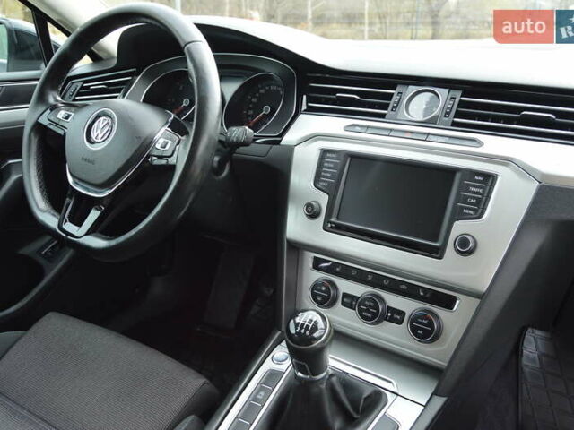 Чорний Фольксваген Пассат, об'ємом двигуна 1.97 л та пробігом 215 тис. км за 15000 $, фото 22 на Automoto.ua