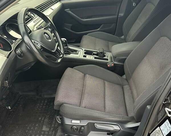 Черный Фольксваген Пассат, объемом двигателя 1.6 л и пробегом 230 тыс. км за 15000 $, фото 22 на Automoto.ua