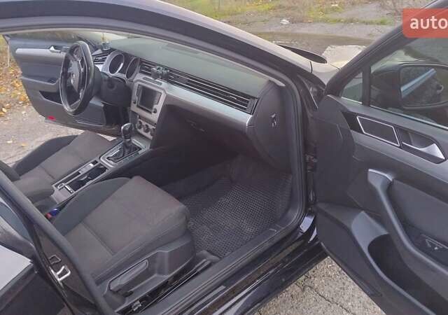 Черный Фольксваген Пассат, объемом двигателя 2 л и пробегом 243 тыс. км за 14499 $, фото 13 на Automoto.ua