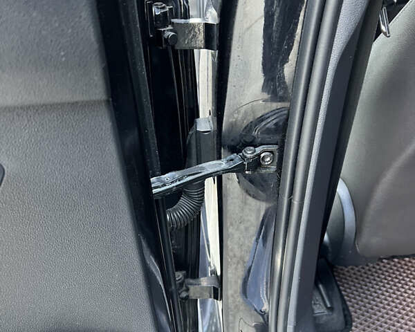 Черный Фольксваген Пассат, объемом двигателя 2 л и пробегом 255 тыс. км за 15900 $, фото 53 на Automoto.ua